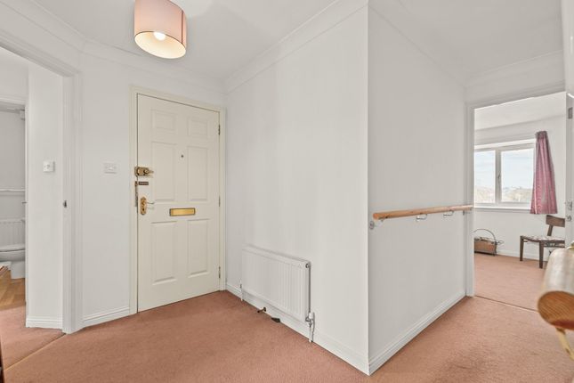 10 Beechwood Gardens, Stirling photo 2