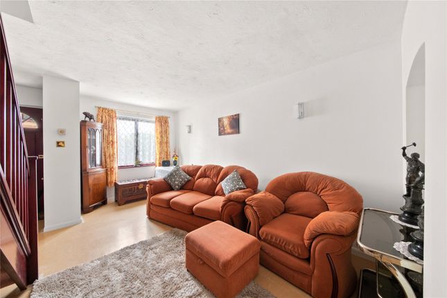3, Eamont Close, Ruislip photo 2