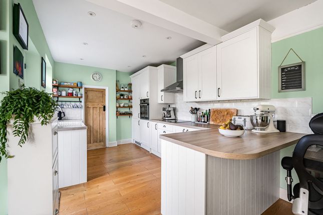 13 Alexandra Road, High Wycombe photo 2