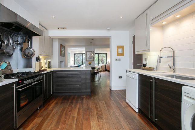 Terraced house for sale in Graces Road, Camberwell