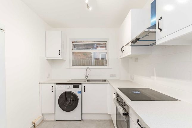 Flat 3, 14, Amity Grove, London photo 2