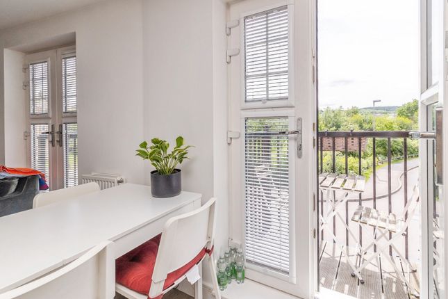 Flat 3, 6, Summerlin Drive, Milton Keynes photo 4