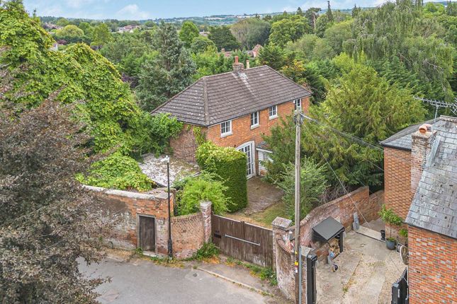 3-bed house on Red House Cottage, 29 Old Road, Maidstone, £450,000