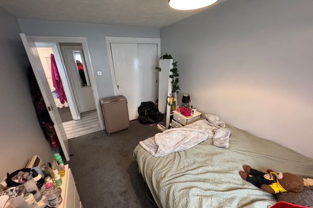 Flat 10, Roedean House,, Exeter Close, Hertfordshire photo 5
