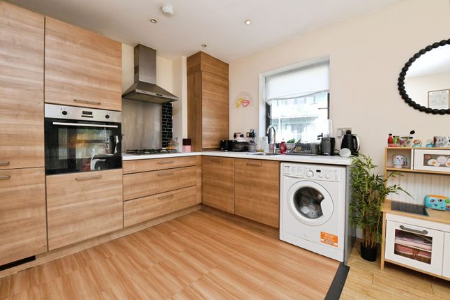 Rollason Way, Essex photo 4