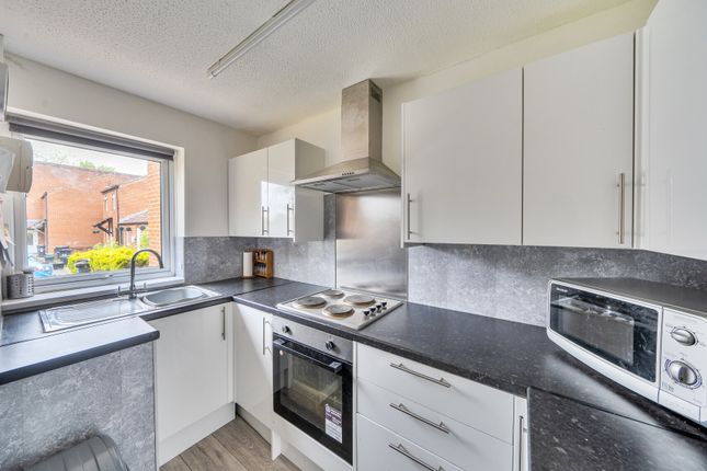 15, Davies Court, Somerset photo 2