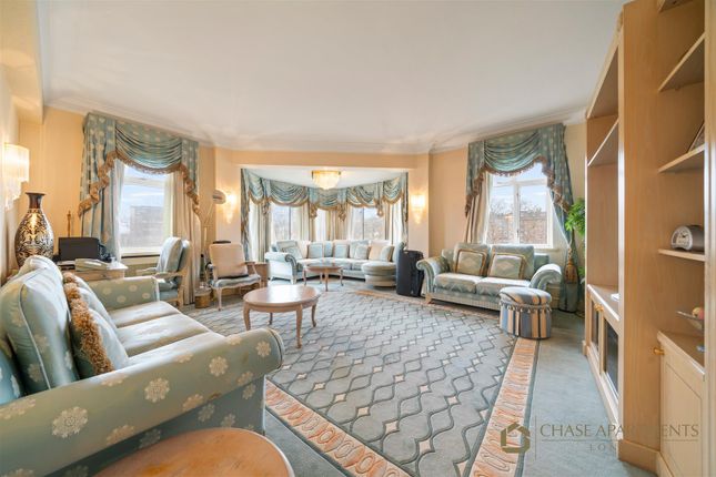 Thumbnail Flat for sale in Kingston House North, Knightsbridge, London