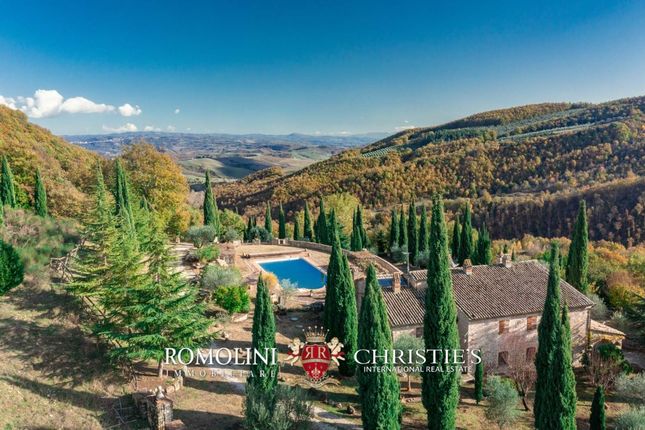 Country house for sale in Terni, Umbria, Italy