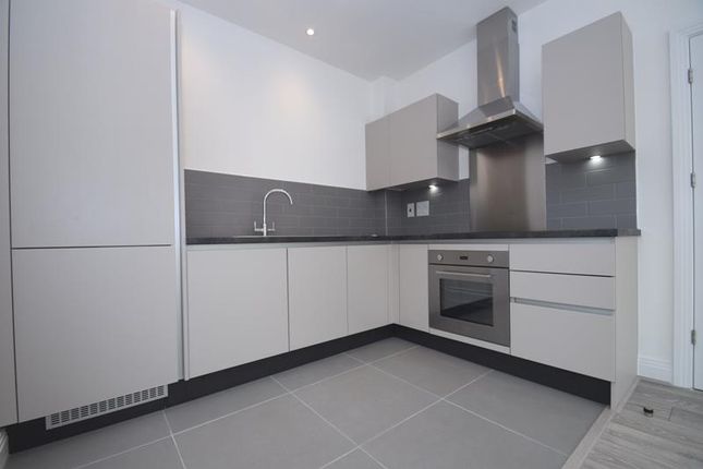 7 Clearview House, 201 Pinner Road, Northwood photo 4