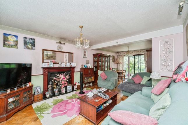 45, Lawn Avenue, West Drayton photo 4