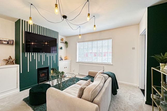 15 Clarke Avenue, Birkenhead photo 4