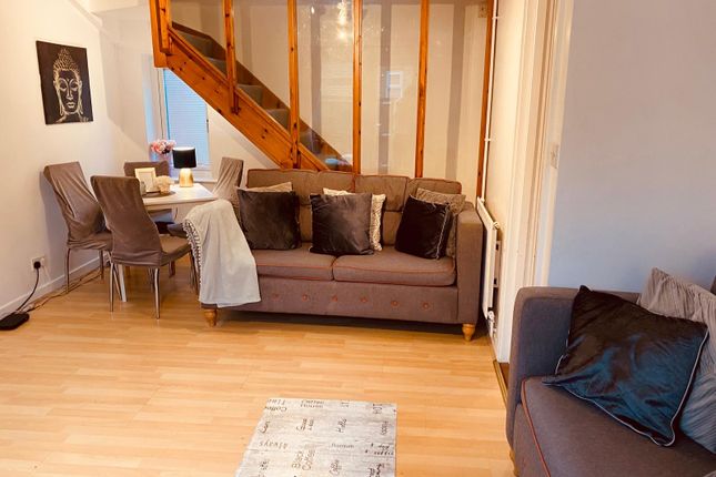 2, Ellisons Walk, Canterbury photo 3