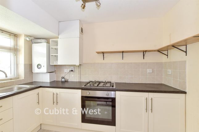 68, Brook Gardens, Emsworth photo 4