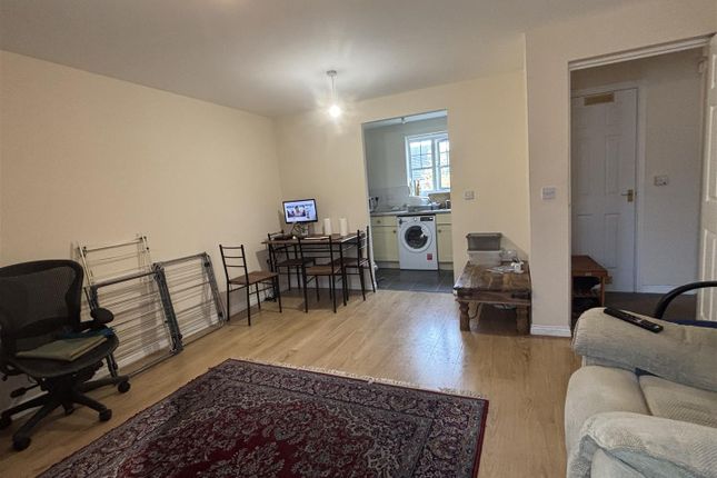Flat 31, Clarinet Court, 19, Symphony Close, Edgware photo 3