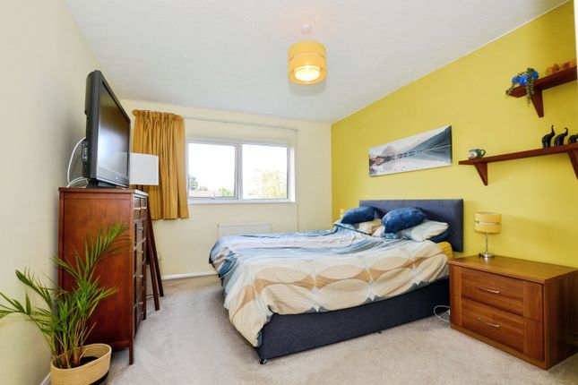 Flat 17/Roseberry Court, Grandfield Avenue, Watford photo 3