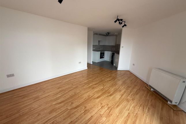 59, Orton Grove, Enfield photo 4