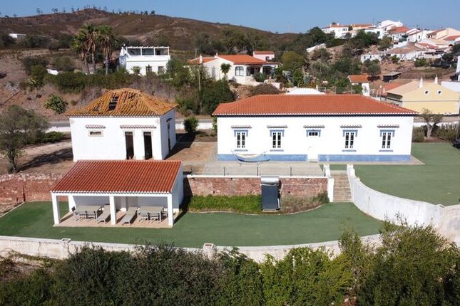 Thumbnail Property for sale in Silves, Algarve, Portugal