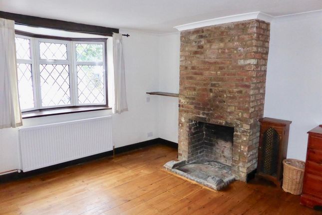 61 St Jude's Road, Englefield Green photo 4