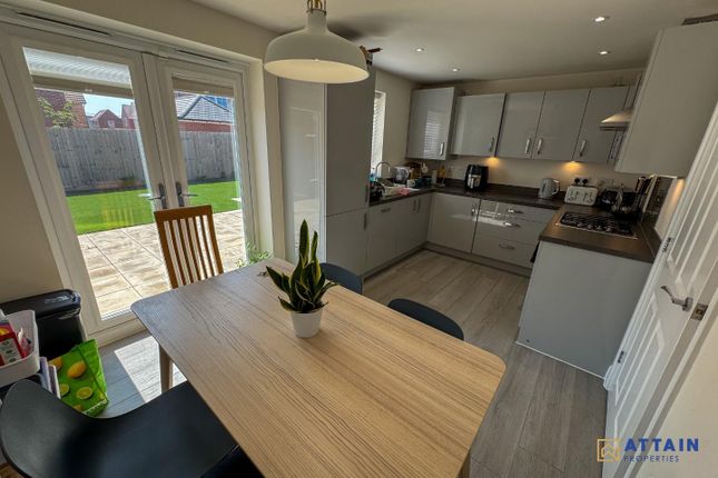 Kitchen Far.Jpg