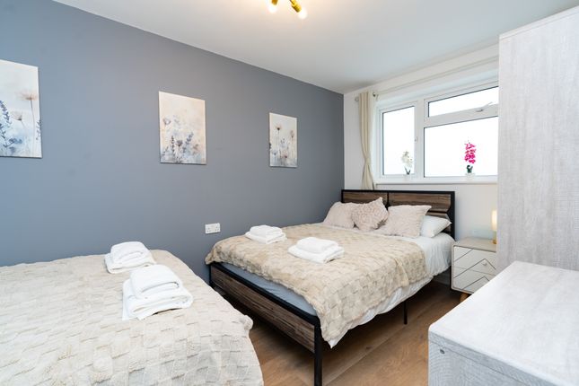 5 Nicholas Court, Green Lane, Hayling Island photo 4