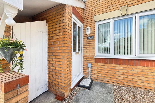 21, Howards Way, Swansea photo 2