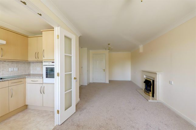 Flat for sale in Penfold Road, Broadwater, Worthing