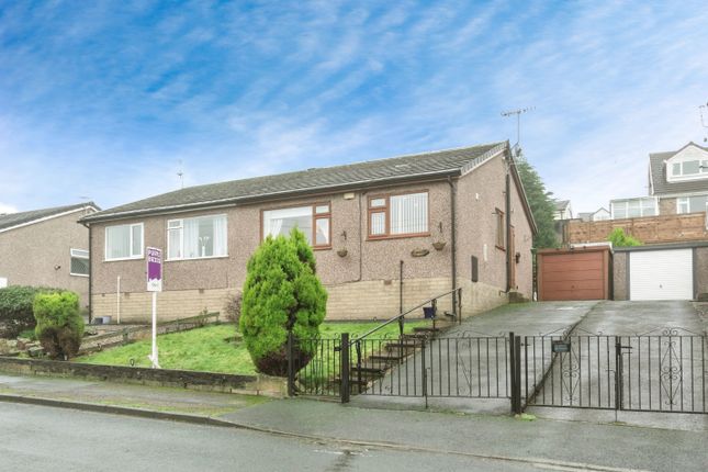 2-bed house on 8, Watty Hall Avenue, Bradford, £175,000