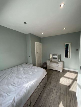 47 Hiliary Gardens, Stanmore photo 4