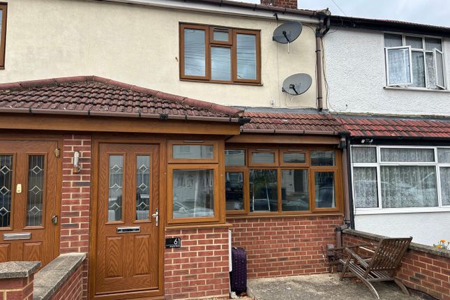 3-bed house on 61, Empire Road, Greenford, £2,300/mo