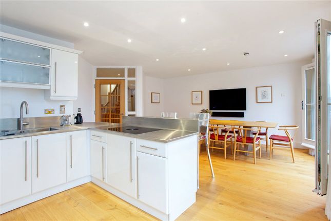 8, Oyster Quay, Hamble photo 2