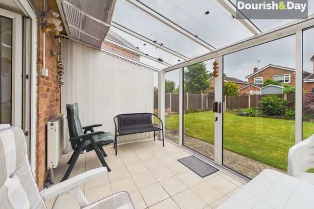 10 Aldbury Close, Stafford photo 3