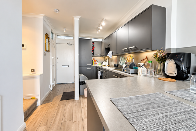 Flat 5, Centre Heights, London photo 2