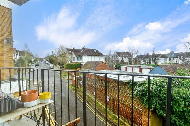 Flat for sale in Lyndhurst Road, Hove, East Sussex