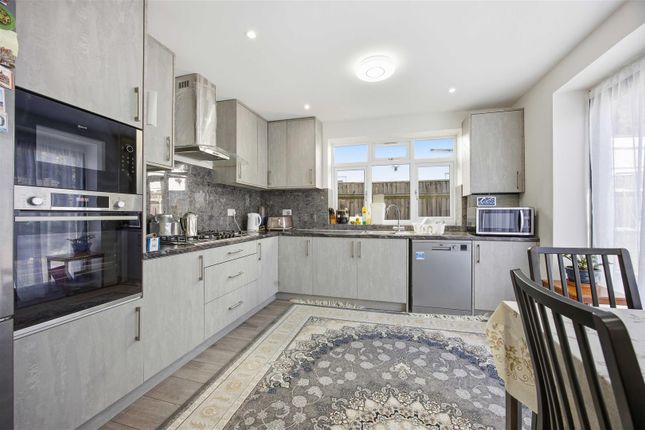 10, Acacia Avenue, West Drayton photo 4