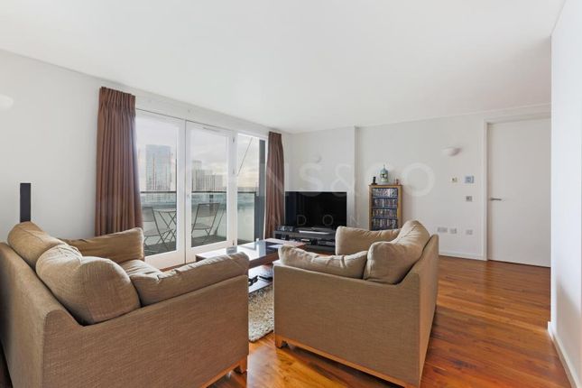 Flat for sale in New Providence Wharf, Fairmont Avenue, London
