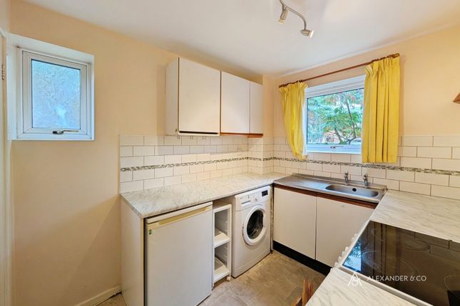 79, Moor Pond Close, Bicester photo 4