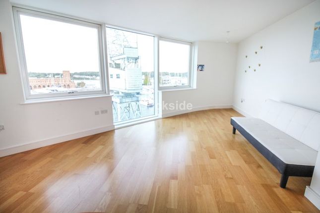 Flat to rent in The Quays, Dock Head Road, Chatham Maritime