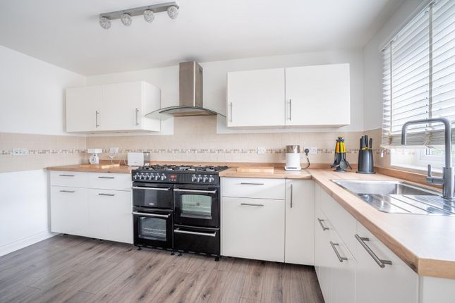 51, Armstrong Way, York photo 4