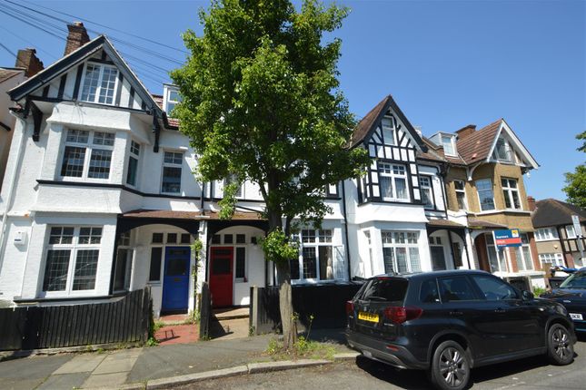 Flat to rent in Guilford Avenue, Surbiton