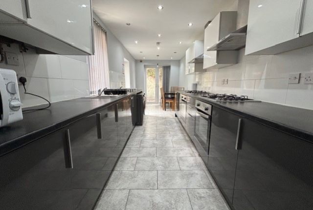 6-bed terraced on 21, Cranbrook Street, Cardiff, £3,210/mo