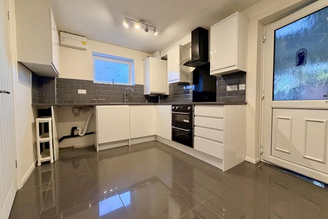 Bracken Close, Leicester photo 4
