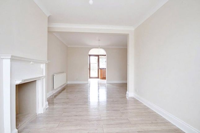 116, Broadlands Avenue, Enfield photo 3
