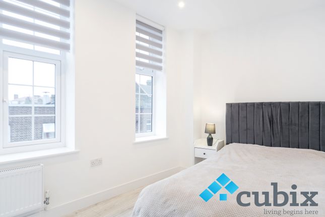 Flat to rent in Camberwell Road, Camberwell