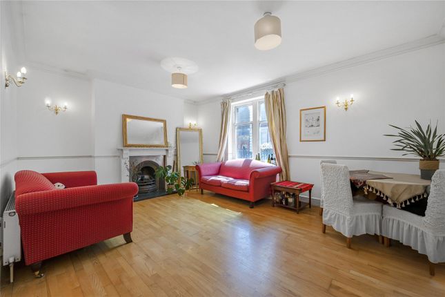 Flat 32, York House, 1, Eastcastle Street, London photo 2