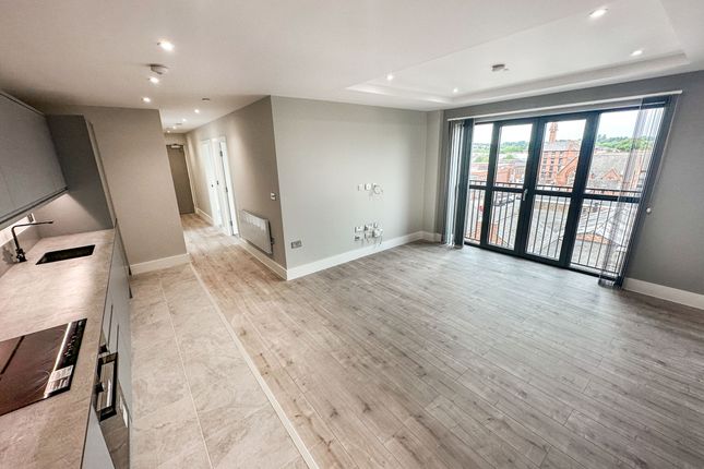 Apt 69, Leicester photo 3