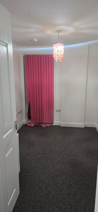 8, Canterbury House, Honour Gardens, Dagenham photo 5