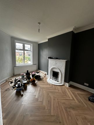 160, YORK photo 3