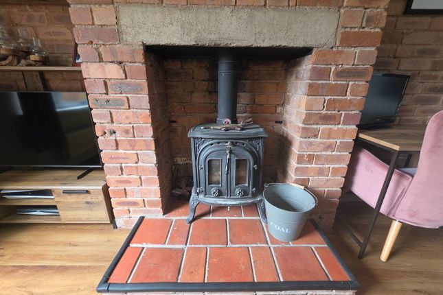 42, Dunsley Road, Stourbridge photo 4