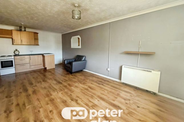 Flat 14, Porth photo 2