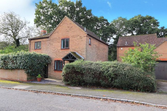 Thumbnail Detached house for sale in Linceslade Grove, Loughton, Milton Keynes, Buckinghamshire